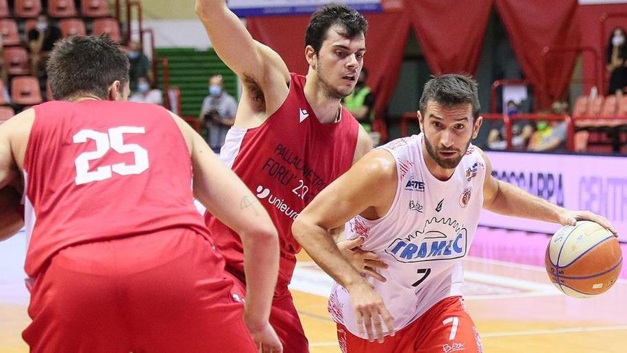 È un match ball Tramec per passare il turno Ma Ravenna gioca da big