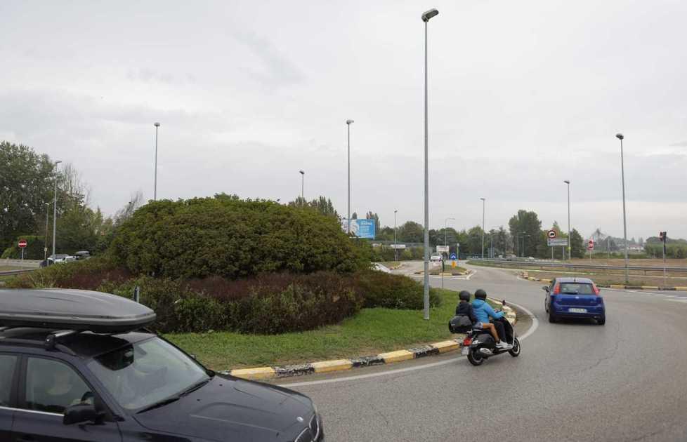 Il traffico e la città, bretella in via Ravenna e parcheggi scambiatori 