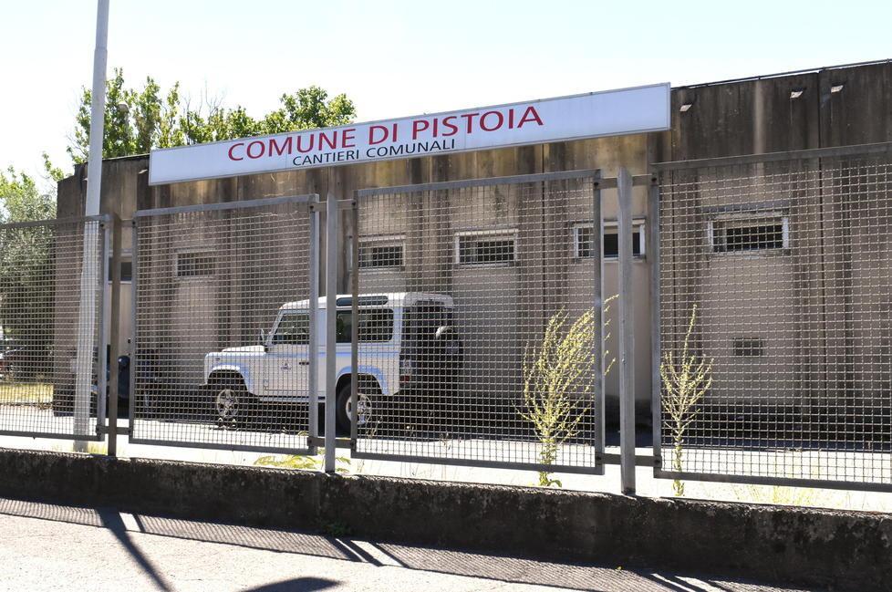 i Cantieri comunali di via Dino Buzzati, a Sant’Agostino