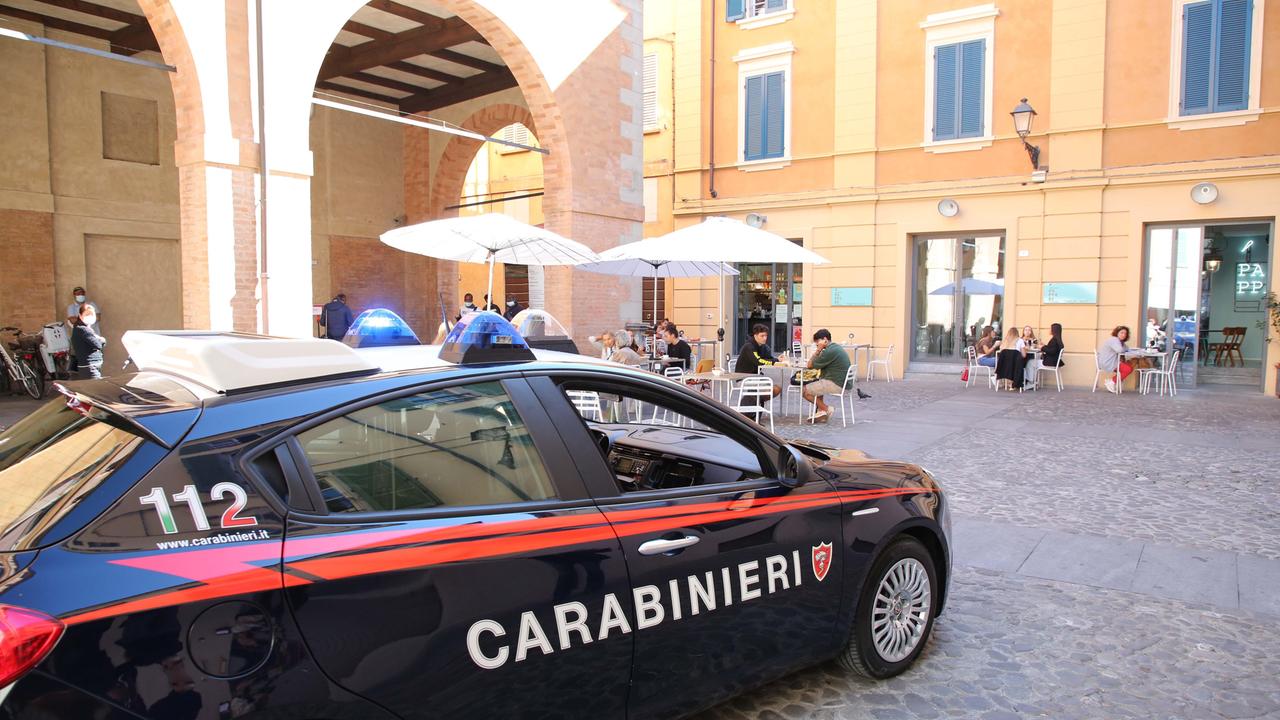 Reggio Emilia, violente aggressioni per rapina in pieno centro: due ragazzi arrestati