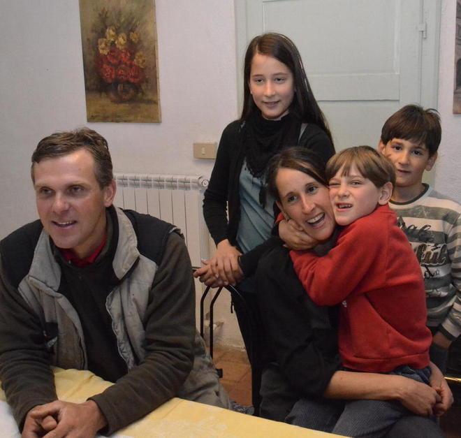 Finestre aperte e bebè, miracolo a Pari 