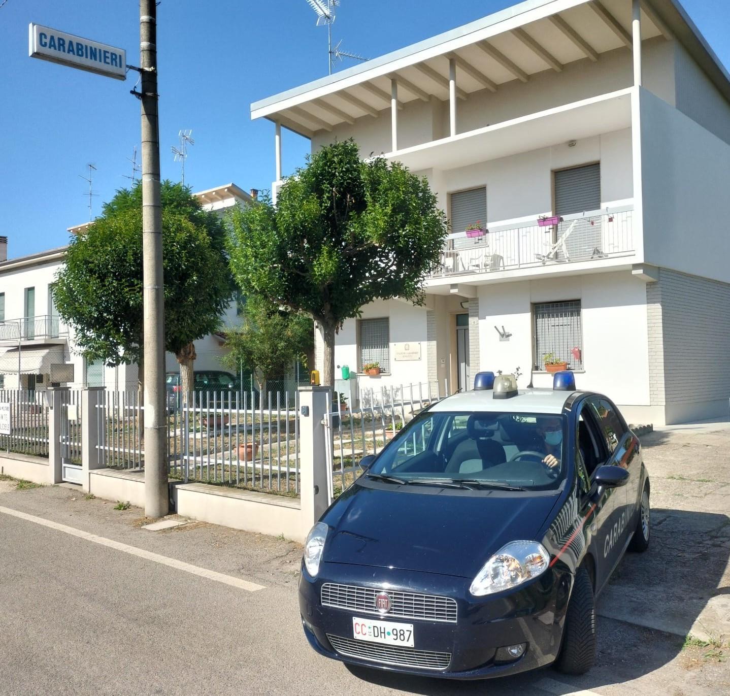 Litiga con la sorella, poi aggredisce i carabinieri: patteggia sei mesi 