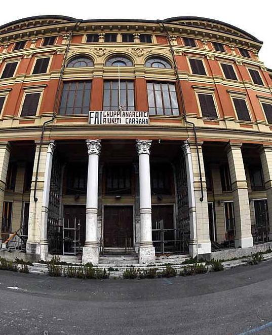 «Politeama, il recupero un affare fra privati» 