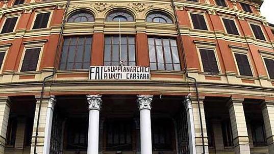 «Politeama, il recupero un affare fra privati»