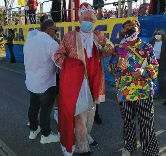 Re Carnevale fa un appello: «Commercianti, aprite»