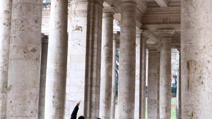 Disegni osceni sulle colonne dello stabilimento Tettuccio