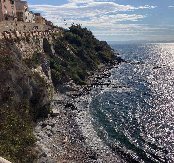 Via il divieto di balneazione nel mare di viale del Popolo 
