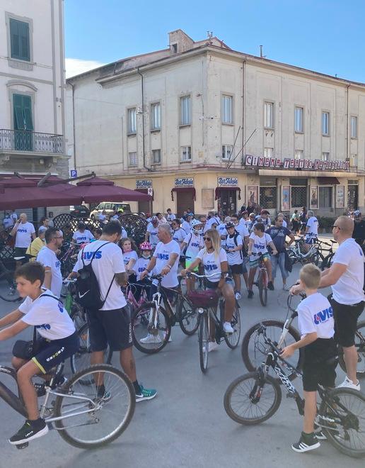 In tantissimi alla pedalata della solidarietà con l’Avis 