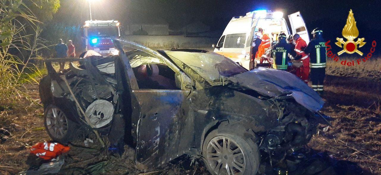 Auto si ribalta sulla Solarussa-Siamaggiore, un ferito