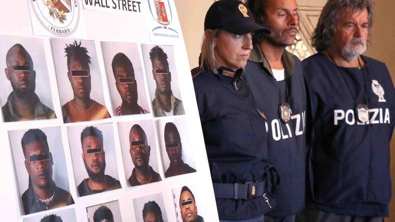 «Così abbiano arrestato i pusher al grattacielo». Le accuse della Polizia di Ferrara