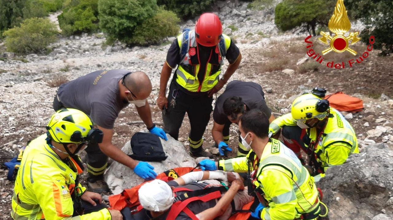 Medico belga ferito durante un'escursione, intervengono i vigili del fuoco
