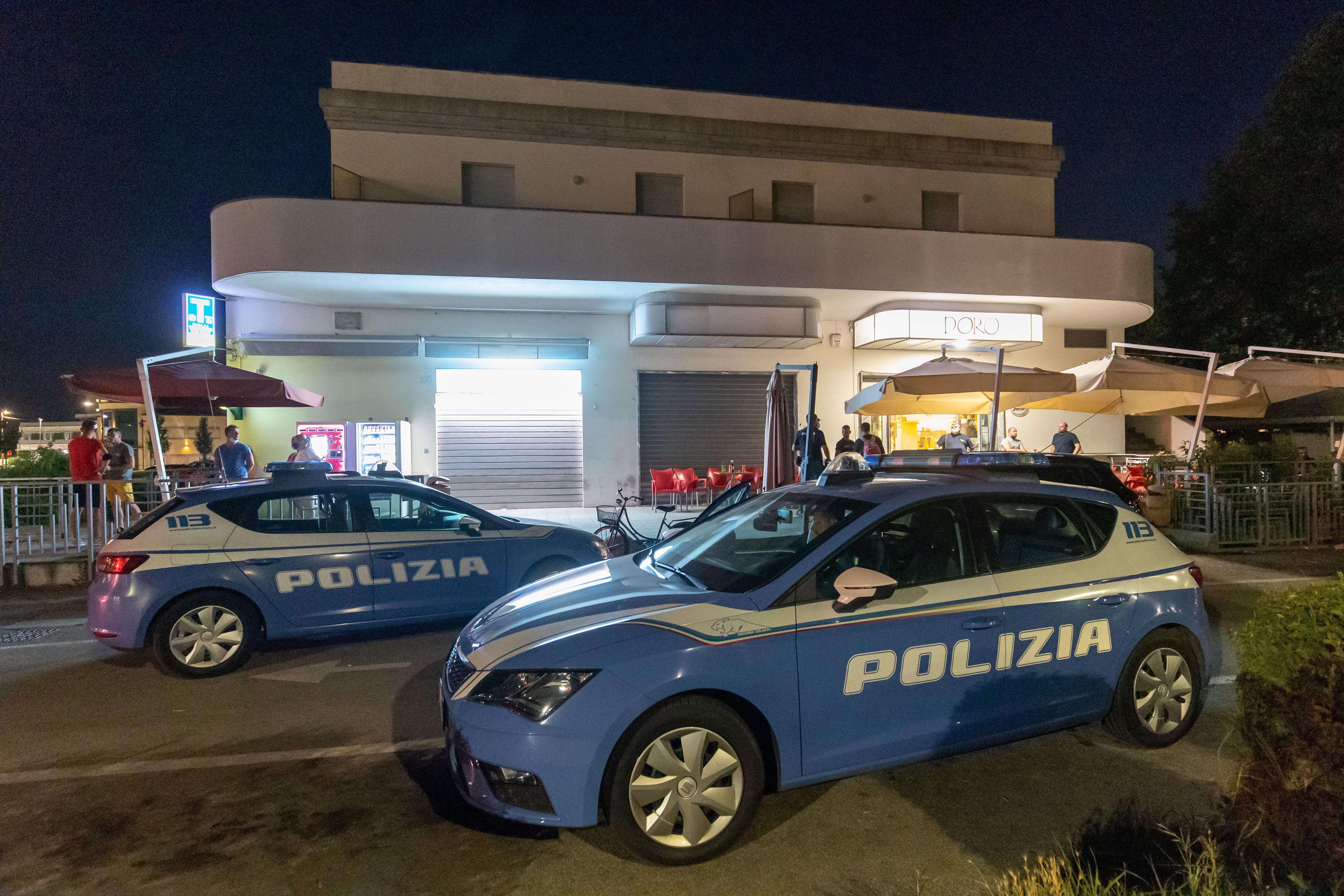 Quindici contro uno, preso a botte in centro a Ferrara
