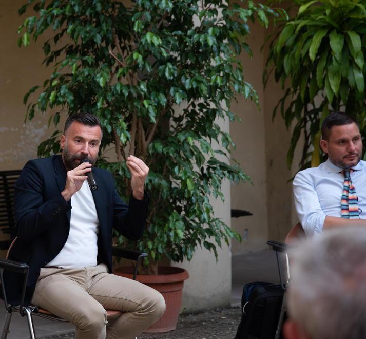 L’onorevole Zan a Lucca fa il pieno di pubblico 