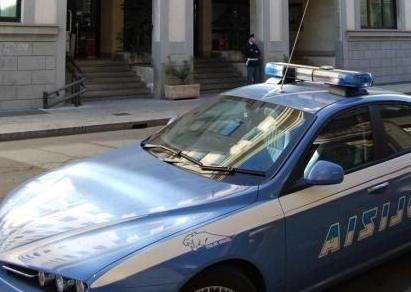 Ruba nel ristorante, poi sviene 