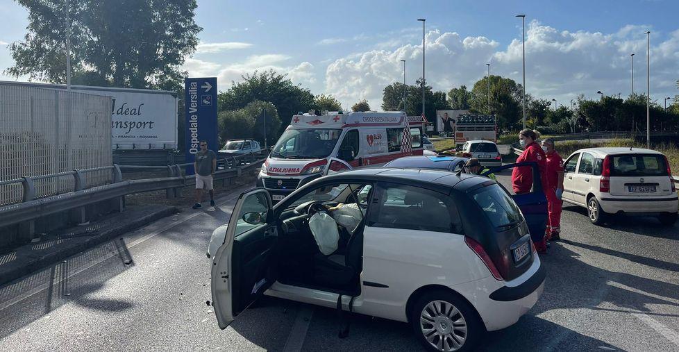 Sorpreso da un malore alla guida