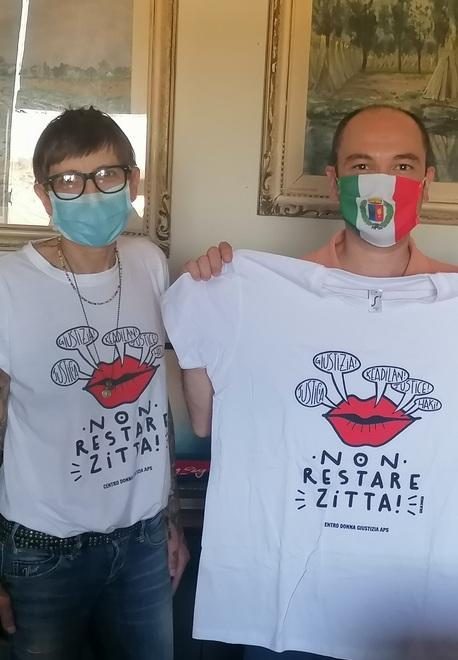 Non restare zitta in fiera Le magliette per il Cdg