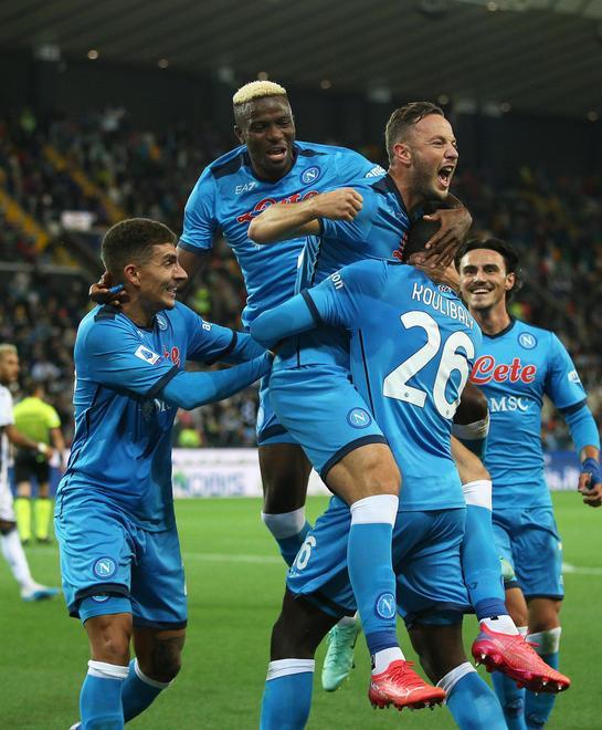 Spalletti solo e contento Napoli, poker a Udine e passo da capolista
