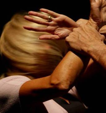 Olbia, va a riparare il rubinetto ma molesta l’inquilina: arrestato settantenne 