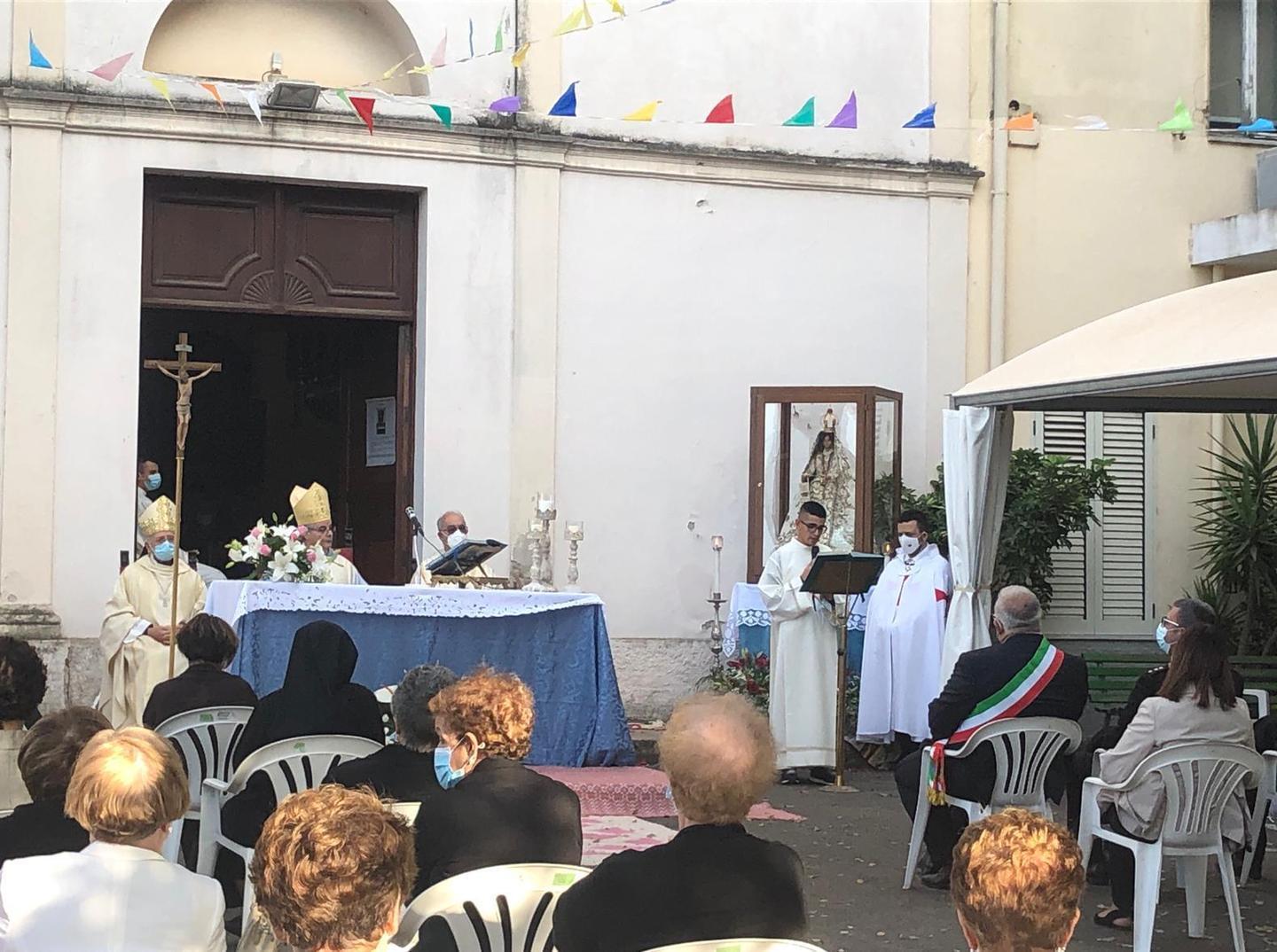 Una Festa manna in tono più intimo 