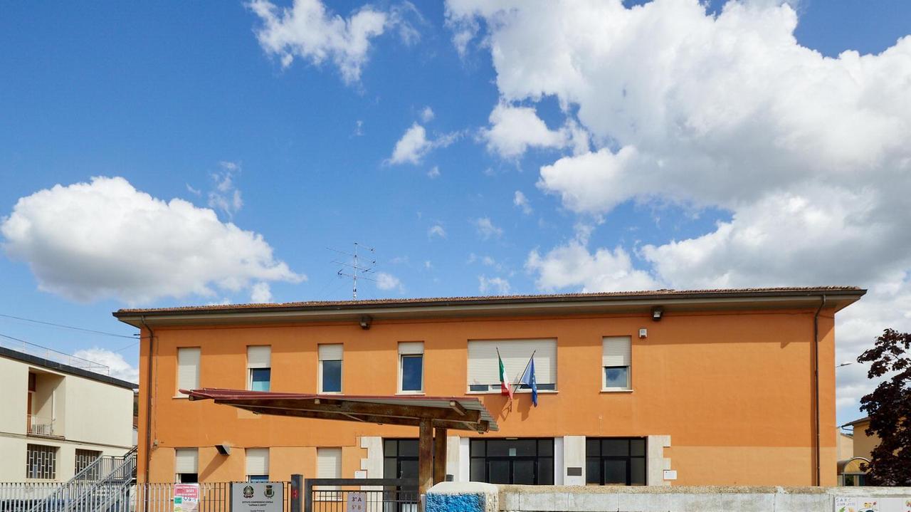 La scuola elementare Guglielmo Marconi a Limite sull'Arno