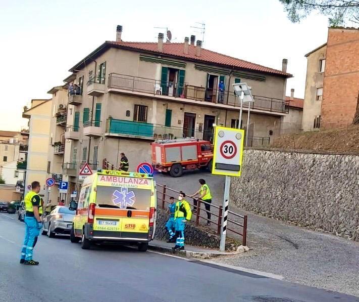 L'intervento dei vigili del fuoco e dell'ambulanza a Manciano, nel pomeriggio di mercoledì 22 settembre