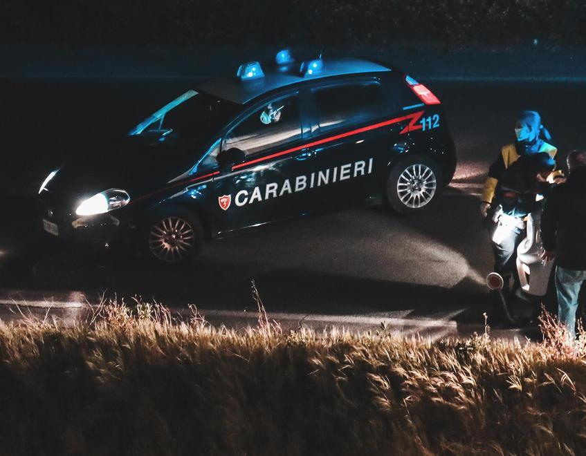 «In tre in auto col passamontagna». Ladri inseguiti nella notte dopo il furto a Vicarello