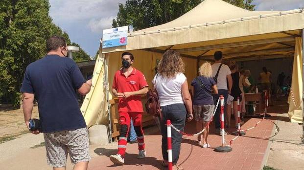 Quasi 100mila sono vaccinati con doppia dose