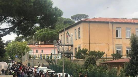Brignetti, classe in quarantena Oggi i primi tamponi ai ragazzi