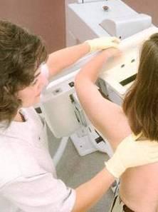 Un camper in ospedale per le mammografie Più esami di controllo