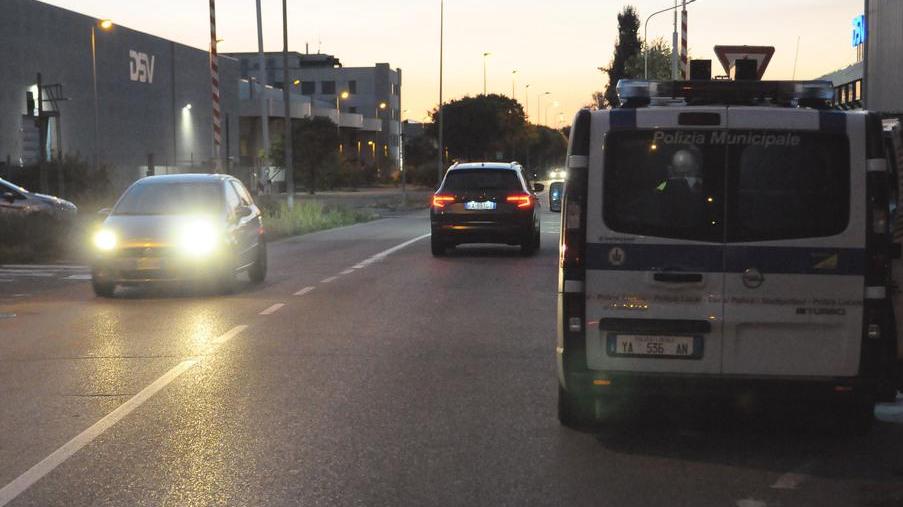 Schianto in scooter all’incrocio: giovane portato all’ospedale