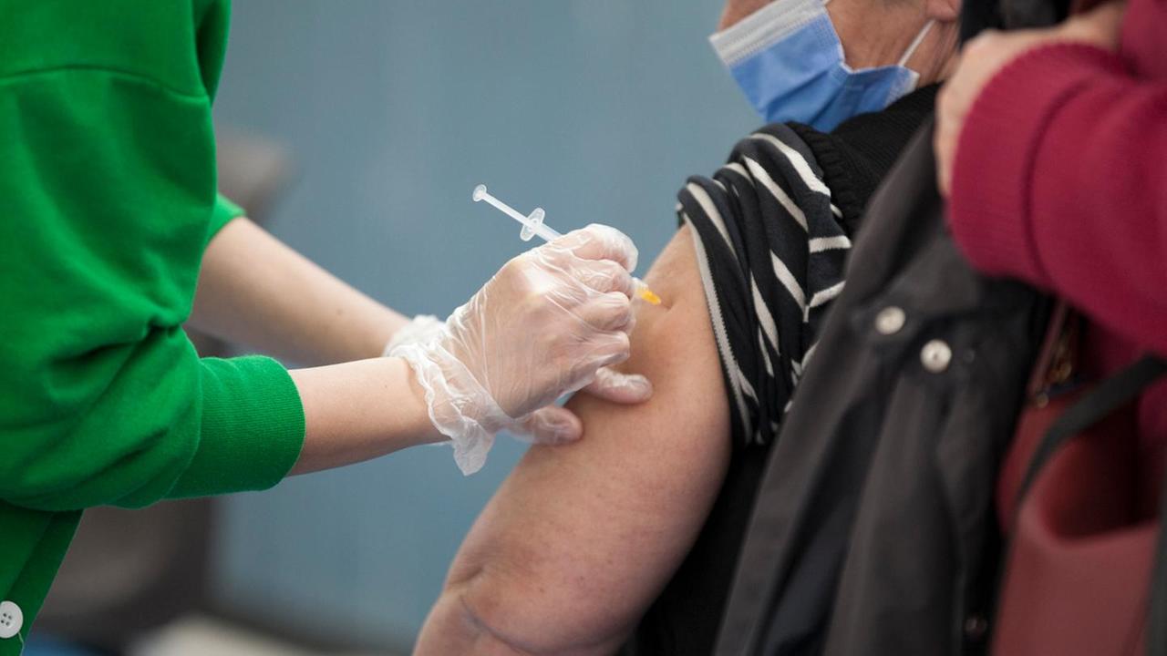 Terza dose, a Sassari i primi vaccini