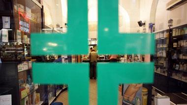 Raccolta firme per non vendere le farmacie