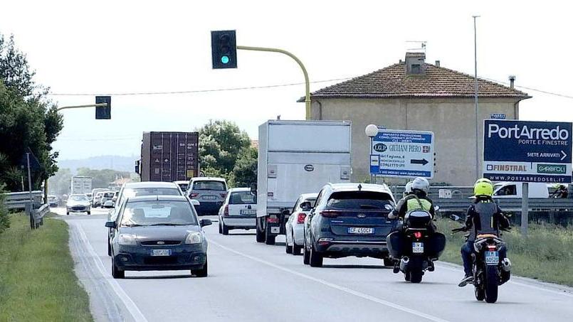 La rotatoria della discordia: Pisa e Cascina in lite sui costi, il cantiere di Montacchiello resta al palo