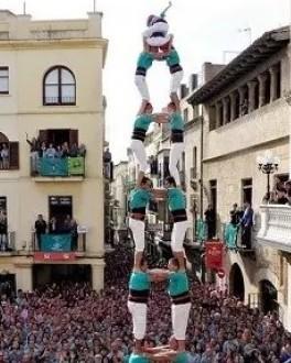 La festa internazionale del folklore catalano alza il sipario 