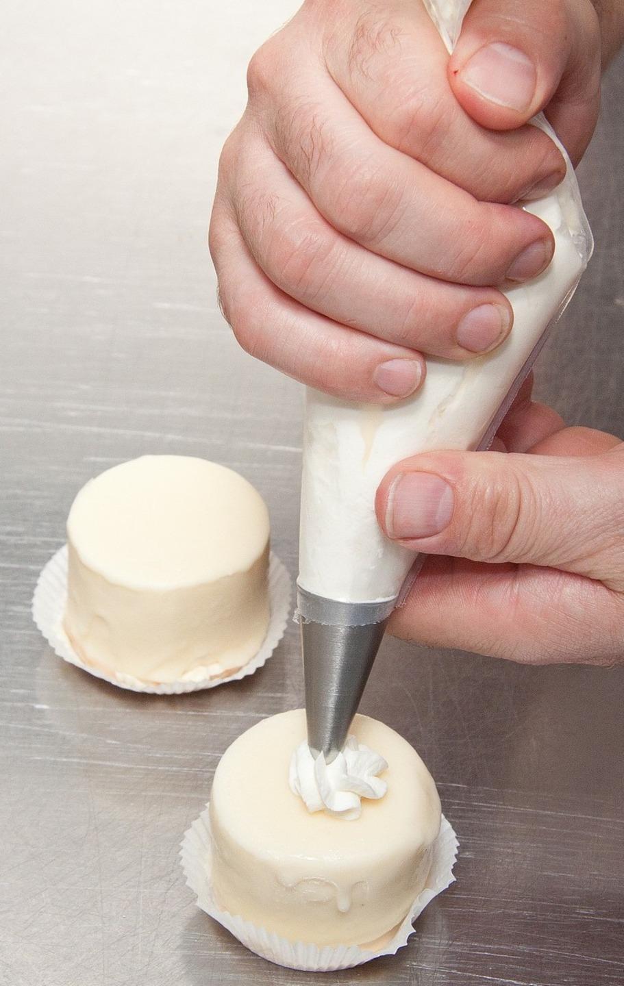 Cuochi fast food pasticceri fisioterapisti badanti e autisti 