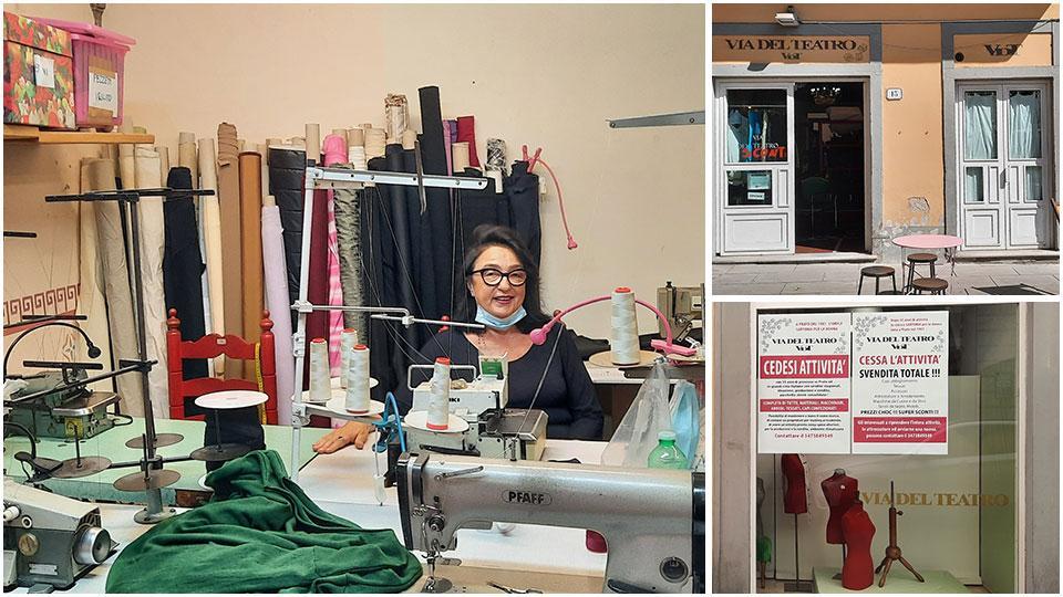 Marisa Romagnoli al lavoro nella sua sartoria, l’ingresso del negozio “Via del teatro” e i cartelli per la vendita appesi alle vetrine