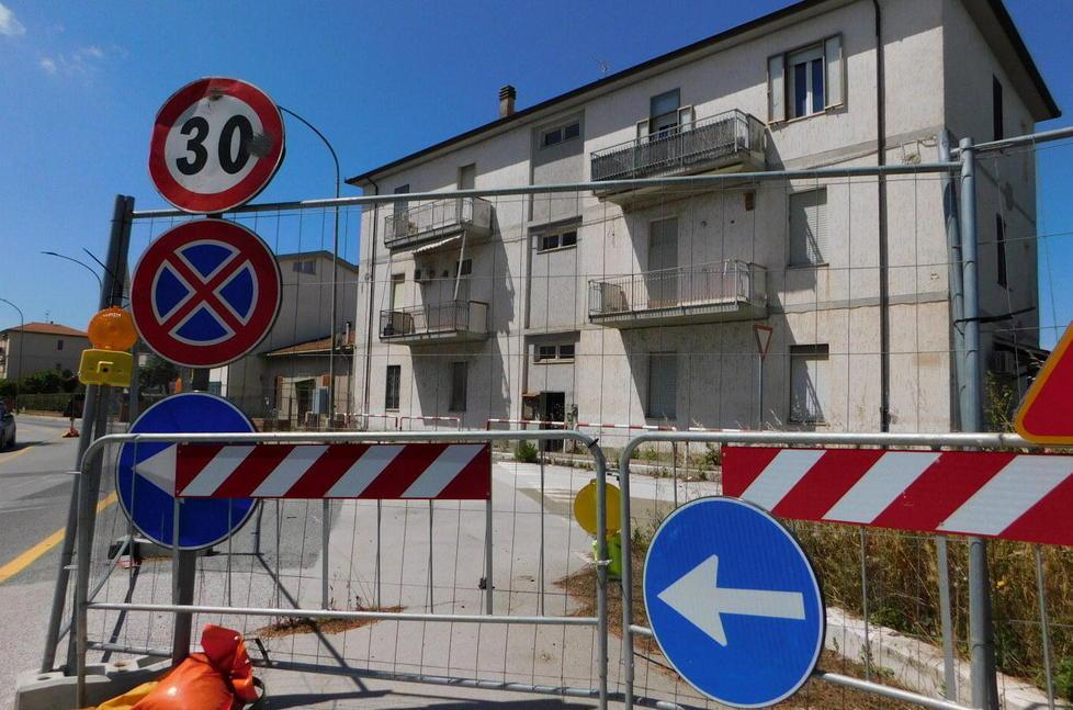 Via Cimabue, evacuati da due anni si ritrovano gli inquilini abusivi in casa 