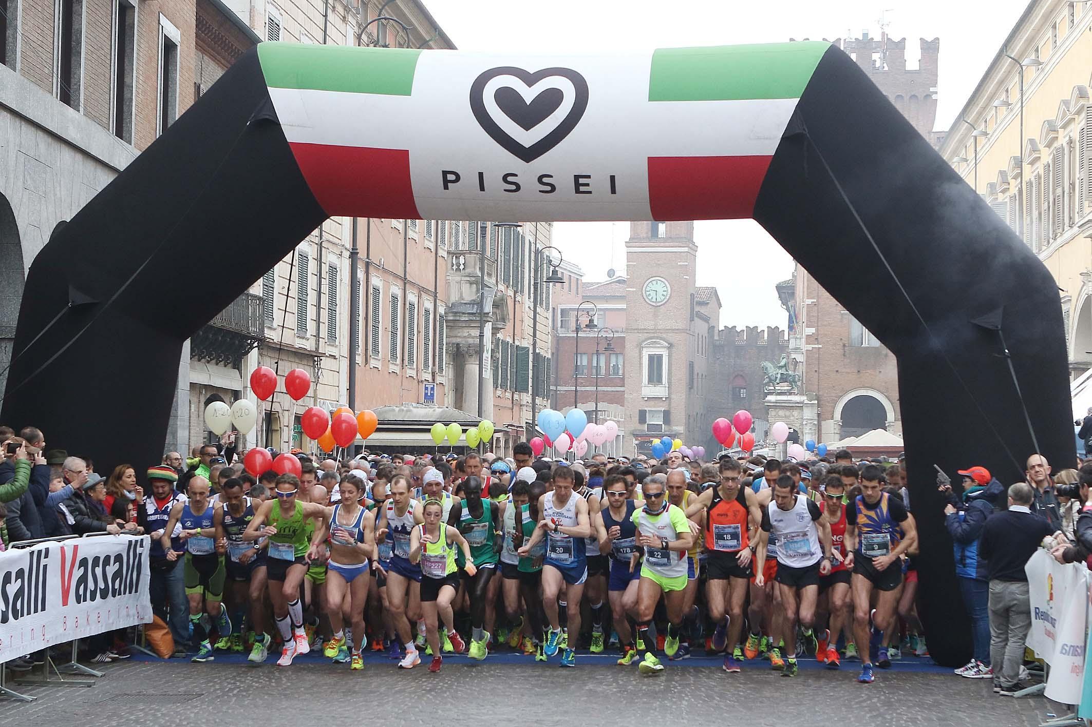 Domenica mattina c'è l'Half Marathon: chiude l'asse Cavour-Giovecca