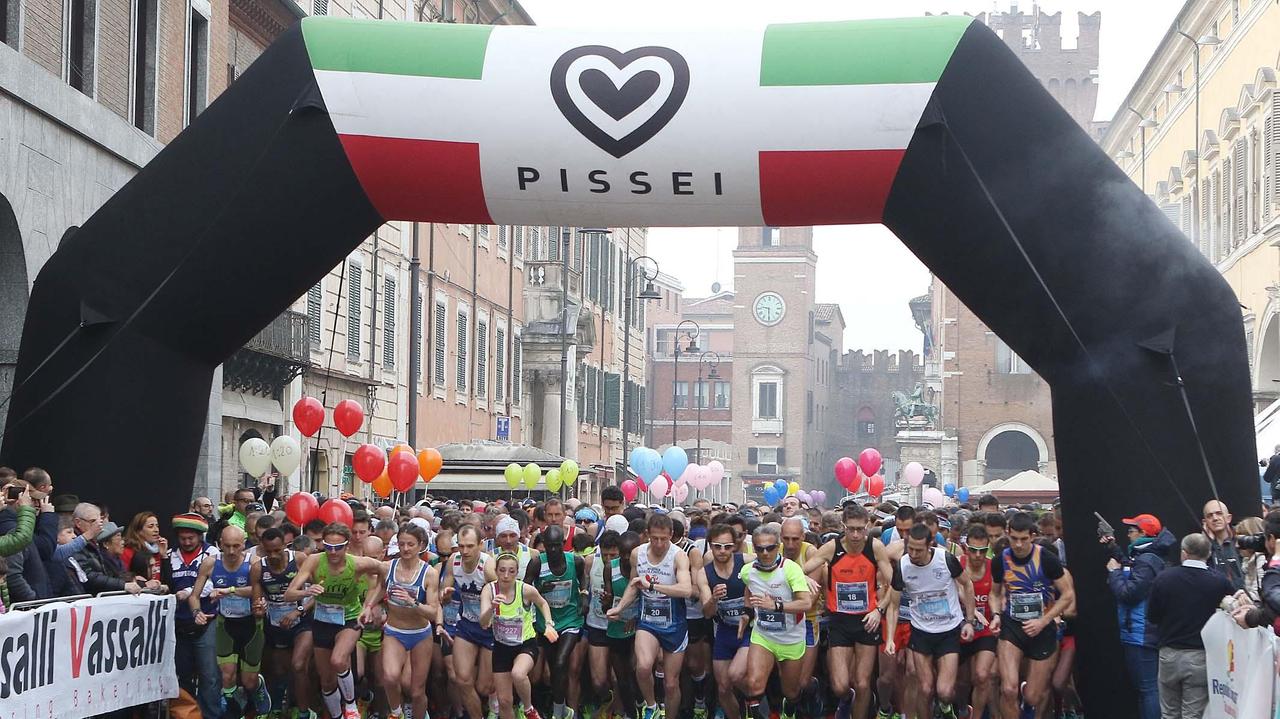 Domenica mattina c'è l'Half Marathon: chiude l'asse Cavour-Giovecca