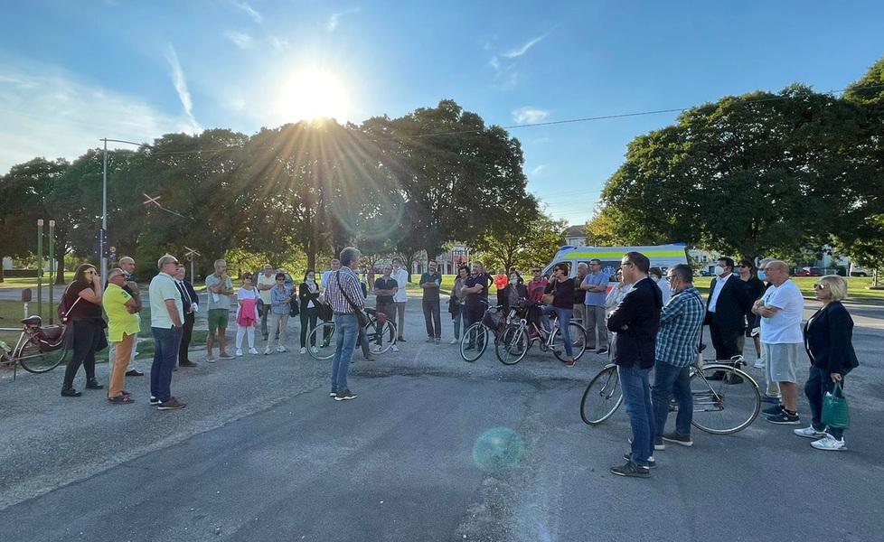 Il corteo dem a Pontelagoscuro per ricordare Mauro Cavallini 