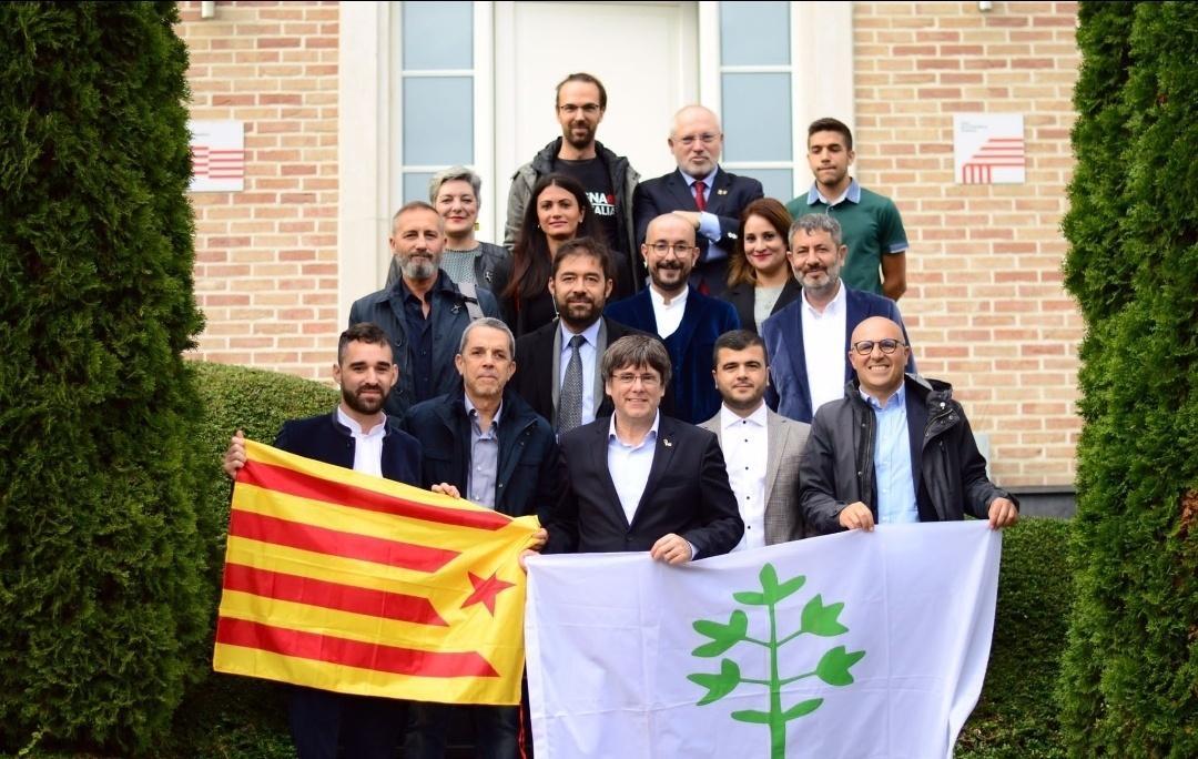 Doveva partecipare a una festa folk catalana 