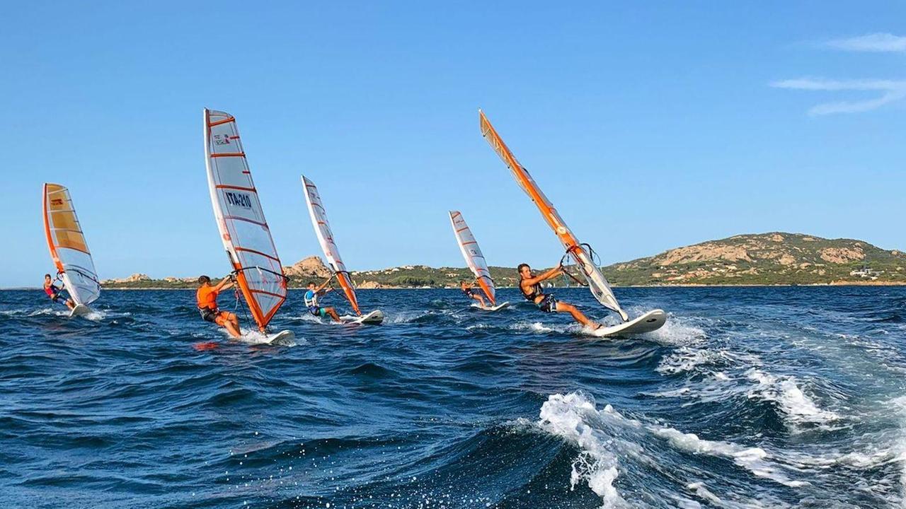 Windsurf a La Conia 350 atleti alle regate e il turismo sorride 