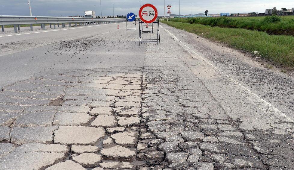 L'asfalto simbolo dello spreco, chi sono i tre dipendenti comunali condannati per la "Strada di Patto"