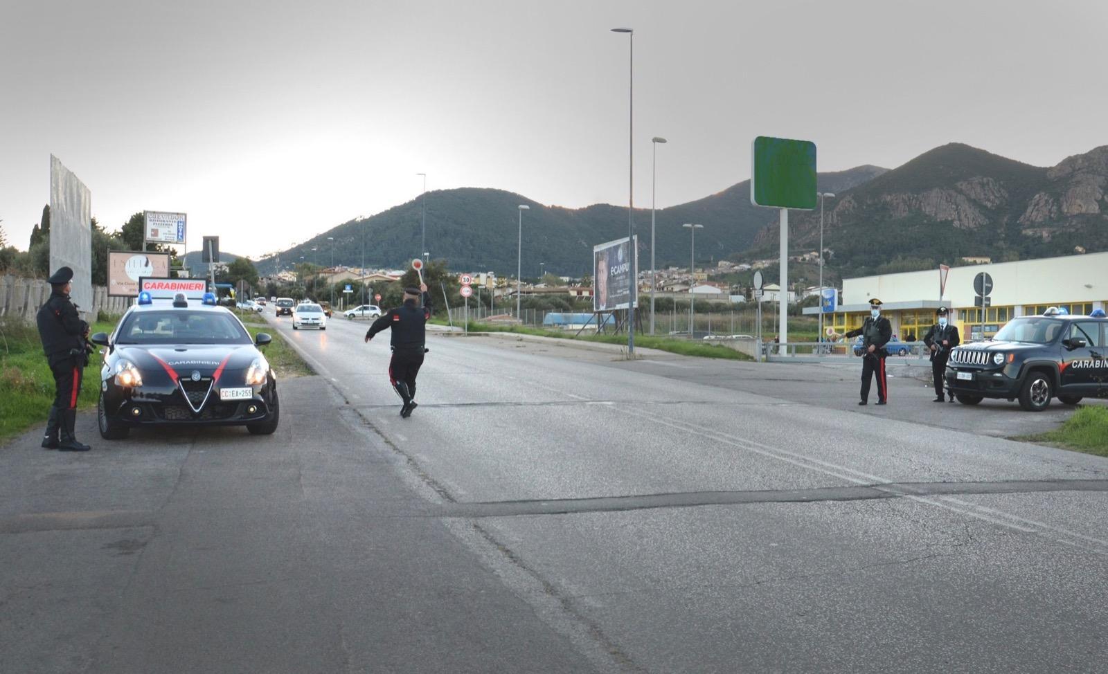 San Gavino, alla guida della sua Porsche con la patente sospesa: denunciato 