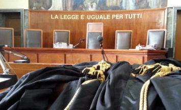 Viene condannato per stalking: la vittima lo perdona e lo sposa 