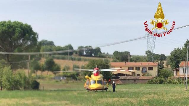 Scontro con un'auto, muore motociclista di 41 anni