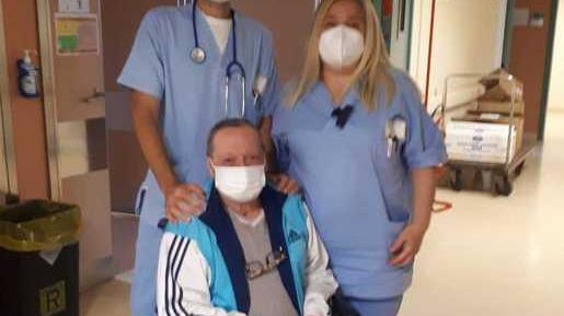 Giuseppe Paduano insieme alla dottoressa Monica Massobrio e al dottor Alessandro Scarascia