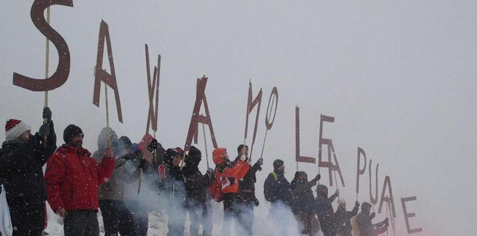 «No alla riapertura a cava Focolaccia» Flash mob in quota