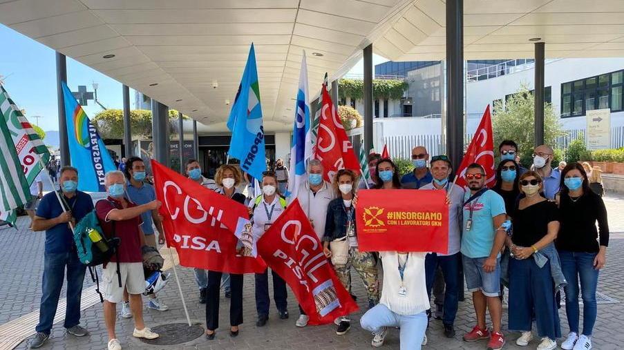 «Tavolo di crisi per il settore aereo» Saltano sedici voli