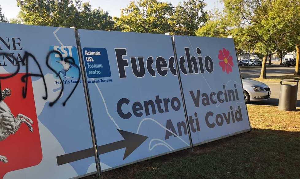 I no-vax all’attacco: scritte vandaliche all’hub di Fucecchio